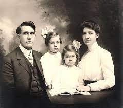 Arthur Chilson, his wife Edna Chilson & Children The Chilsons